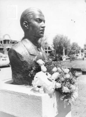Busto del Poeta Ginés García