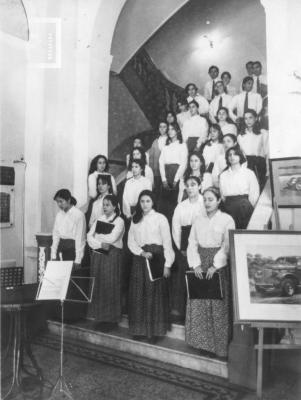 Coro en escalera Teatro Municipal
