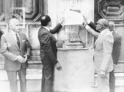 Néstor Aldo Otero, Di Rocco, Chervo y Cámppora descubren placa en antiguo edificio de la Escuela Normal