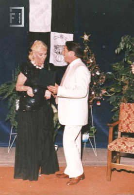 Mirtha Legrand recibe placa en su visita en La Emilia