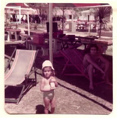 Niña en Club Regatas 