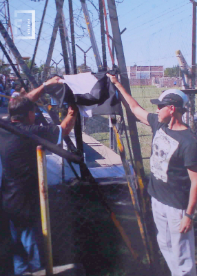 Descubrimiento placa - Imposición de nombre Jorge Cándido en platea del estadio Jacinto "Gato" López - La Emilia