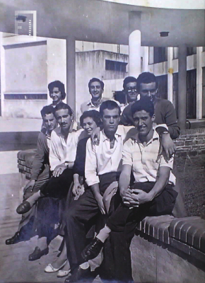 Grupo amigos en Club Social y Deportivo La Emilia