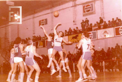 Partido de básquet 