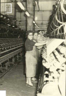 Mujeres en Fábrica textil La Emilia