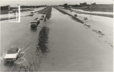 Autopista inundada 