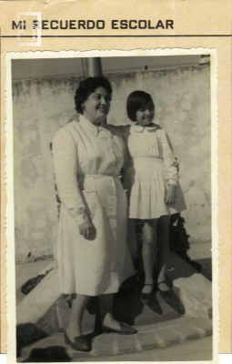 Recuerdo escolar - Maestra y alumna