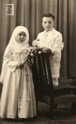 Niños en su primera comunión 
