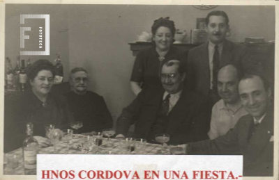 Los hermanos Cordova en una fiesta