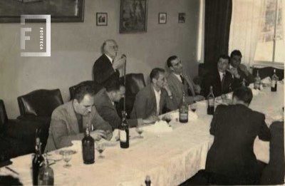 Reunión en el salón de fiestas 