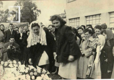 Ofrendas florales 59º Aniversario La Emilia