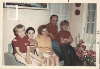 Retrato de familia - P. Derrico, esposa e hijos