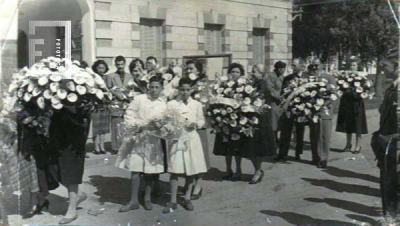 Ofrendas florales - Aniversario La Emilia 
