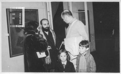 Exposición Jorge Masieri. Antonio Di Yorio, Dr. Di Paolo, Sra. e hijos