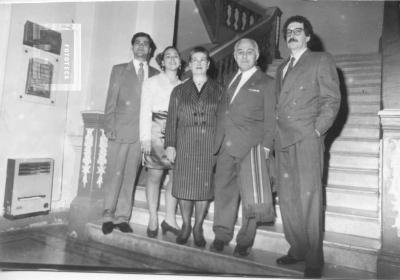 Integrantes del Ballet Folclórico con Rubén Yulió