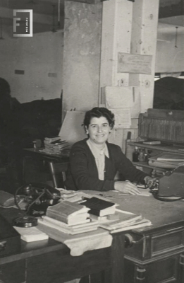 Secretaria en oficina - Fábrica textil La Emilia