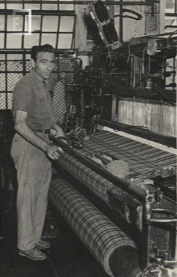Reynaldo Sichi junto a su telar 