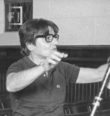 Cristián Hernández Larguía, Director Coro Estable de Rosario, en Teatro Municipal