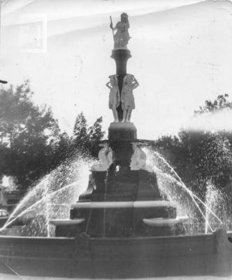 Fuente Plaza Mitre