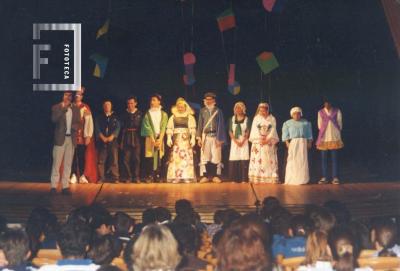 Víctor Sisterna y grupo de teatro