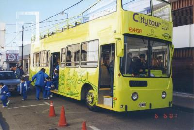 Colectivo que realizó city tours en San Nicolás