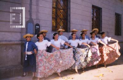 Ballet folclórico en exterior Teatro
