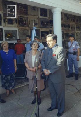Acto Malvinas en el Cementerio