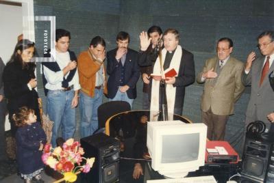 Radio //U//. Bendición de las instalaciones