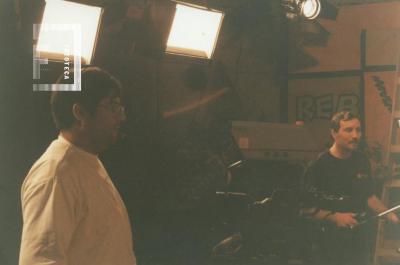 Canal 2 San Nicolás. Camarógrafos Gómez y Sciacaluga en estudio