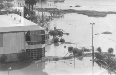 Creciente del Paraná, Club de Regatas inundado