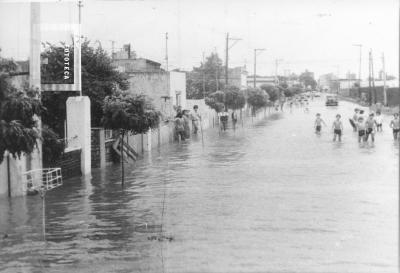 Calle Rivadavia inundada