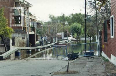 Creciente del Paraná, calle Guardias Nacionales inundada