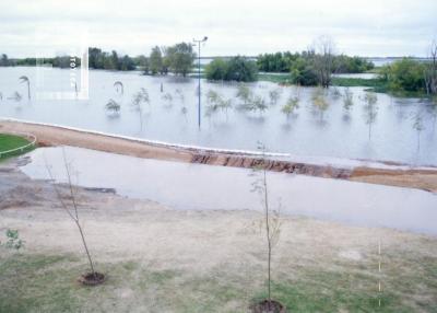 Creciente del Paraná, Costanera inundada