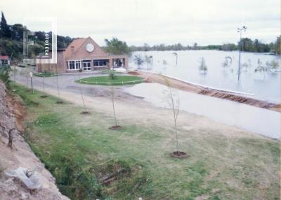 Creciente del Paraná, Costanera inundada