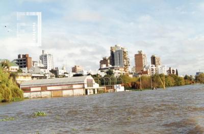 Creciente del Paraná, Club de Regatas inundado