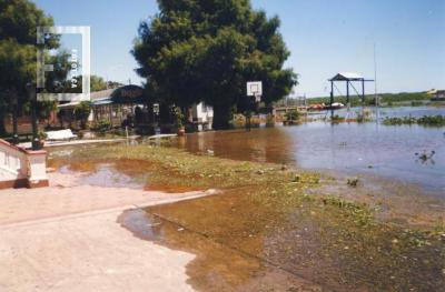 Creciente del Paraná, Club de Regatas inundado