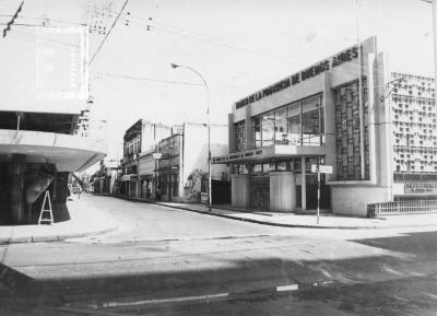 Calle Mitre y Banco Provincia