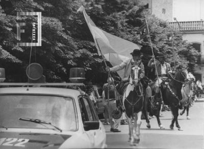 Desfile tradicionalista. Inauguración monumento a Hernández