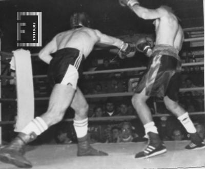 Boxeo. Pelea de fondo. Germán Slutti, de Roldán, y José Amarillo, de San Nicolás (ganador)