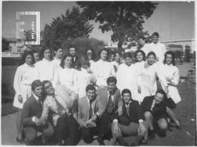 Grupo Colegio en plaza Mitre