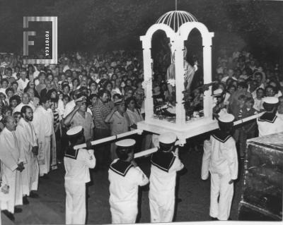 Procesión con San Nicolás de Bari