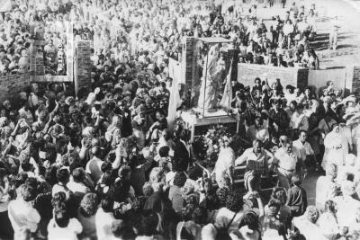Procesión con la Virgen del Rosario