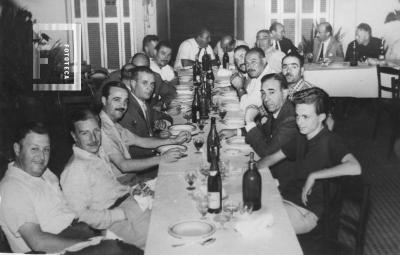 Señores en cena