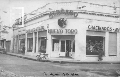 Mercado //Nuevo Toro//, Mitre y 9 de Julio, esquina Oeste