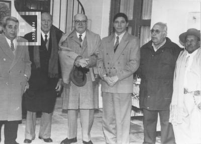 Centro Tradicionalista. Grupo con Héctor Verdún y Efraín Grigera