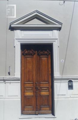 Escuela Ed. Media Nº 3 "Fortunato Bonell". Puerta de entrada.