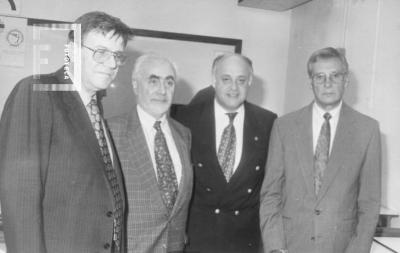 Ingenieros Neorén Franco y Mario Leoni (extremos) y otros