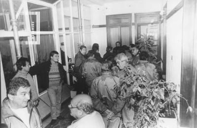 Reunión empleados de Canal 2 en la galería