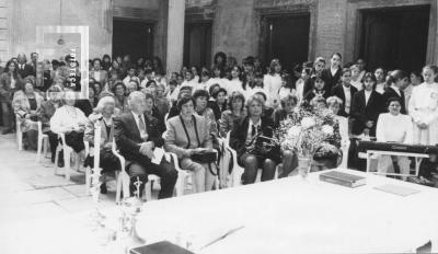 Acto en antiguo edificio de la Escuela Normal antes de su restauración
