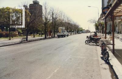Calle Mitre y Plaza desde Sarmiento hacia el río
